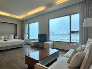 Si Beach Studio at A la Carte My Khe Beach Vacation rental in Da Nang