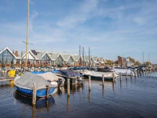 Spacious Lakeside Retreat Apartment in North Holland (province)