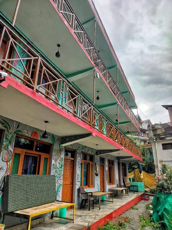 Tonys Backpacker Hostel Hotel in Manali