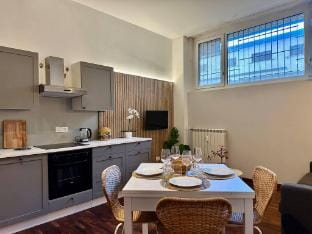 StopInITALY I Milan Cathedral-Naviglio Apartment in Milan