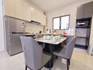 Dangabay_High Floor  8 Pax Family _Game Chill Vacation rental in Johor Bahru