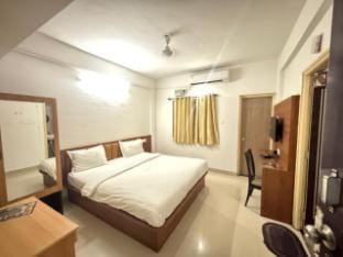 Hotel Lake View Apartment in Pune