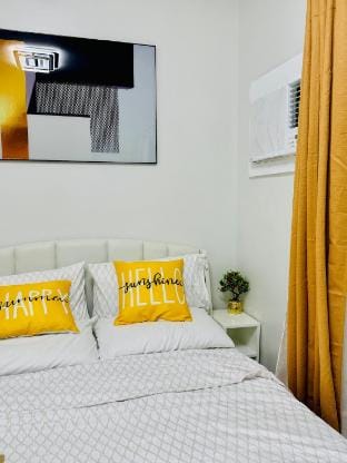 Studio with Mountain View, 300Mbps Wifi, Netflix Apartment in Bacolod