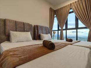 Near Airport|Sunset|High Floor|FreeParking|2BR5Pax Apartment in Kota Kinabalu