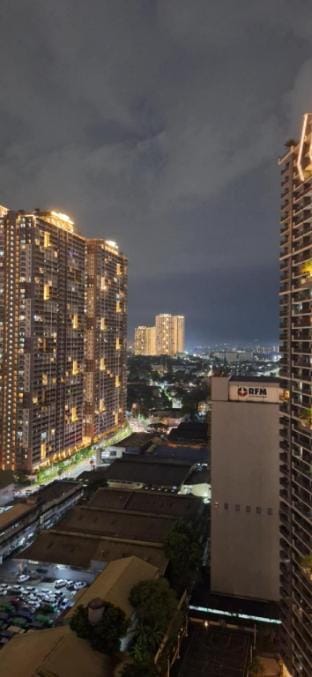 Sunshine100 Mandaluyong 1BR Karaoke Pool Billiard  Vacation rental in Manila City
