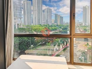 Large & Strategic 3BR Taman Rasuna Apt w/ Pool Vacation rental in South Jakarta City