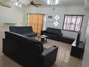 Taiping New Board Casual House Vacation rental in Perak