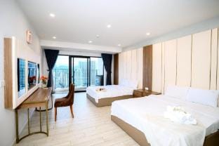 Spacious 5*Suites@Gold Coast Building, Beach Front Apartment in Nha Trang