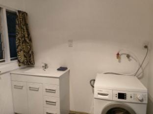 Small 3 bedroom Garden Chalet Vacation rental in Auckland