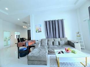 Sunshine Pool villa sattahip Vacation rental in Chon Buri Changwat