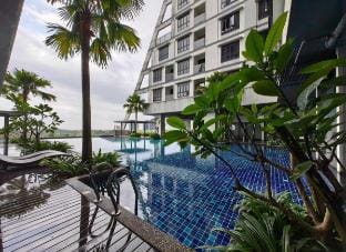 Meridin Sovo Couple Sunset Studio Netflix BySTAY Vacation rental in Johor