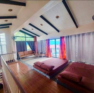 La Terraza Resort Villa in Calamba