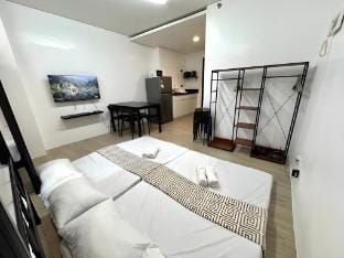 1912 Pool, Gym, Wi-Fi+ Netflix Vacation rental in Lapu-Lapu City