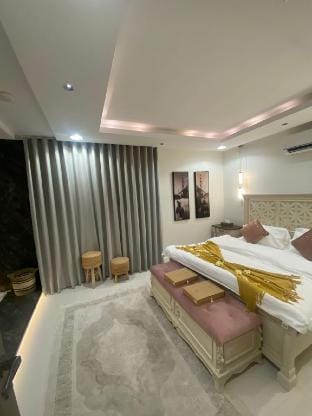 02-Lxurious bohemian with 3 bedrooms,a living room Apartment in Riyadh