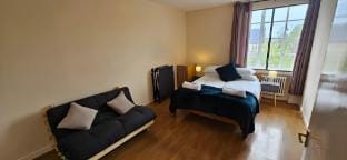 Elegant 1-Bed Flat • Sleeps 5 • NW6 • SuperHost Apartment in London Borough of Camden