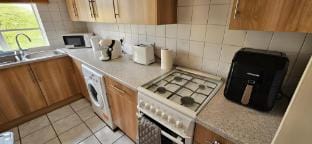 Elegant 1-Bed Flat • Sleeps 5 • NW6 • SuperHost Apartment in London Borough of Camden