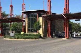 2 Bed in Gorgeous Golf Estate Apartment in Roodepoort