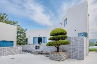 Villa de Hwajin Bed and Breakfast in South Korea