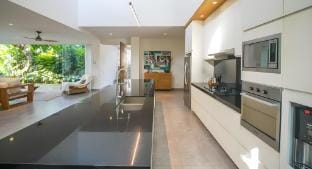 Beautiful light filled villa in the right spot! Vacation rental in North Kuta