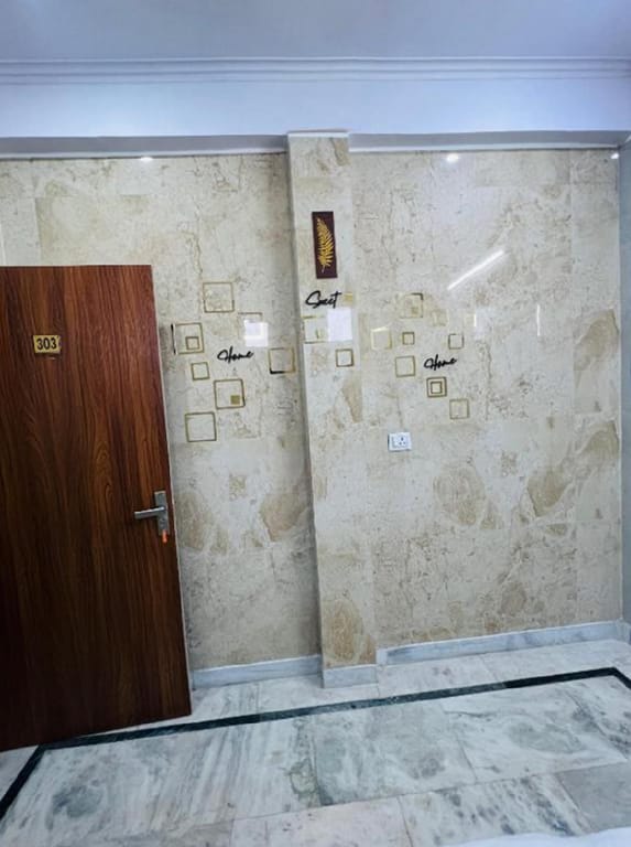 Amrut Living Stay Hotel in Uttar Pradesh