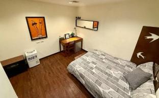 Touqianzhuang Station, vintage-style office suite Vacation rental in Taipei City