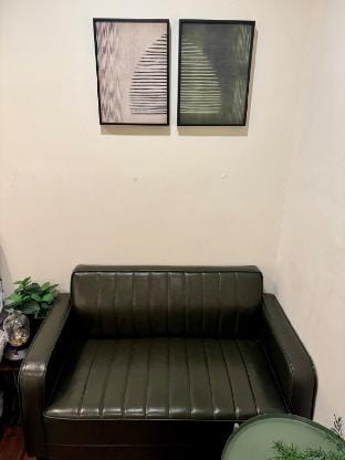 Touqianzhuang Station, vintage-style office suite Vacation rental in Taipei City