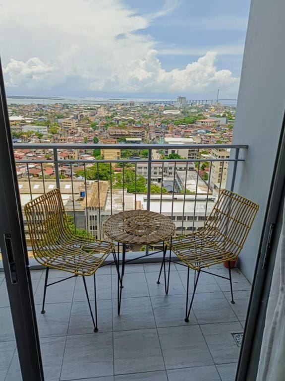 City & Sea View Condo with Balcony Near Ayala Hotel in Lapu-Lapu City