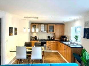 Ficus carica Tree Apartment Apartment in Cambridge