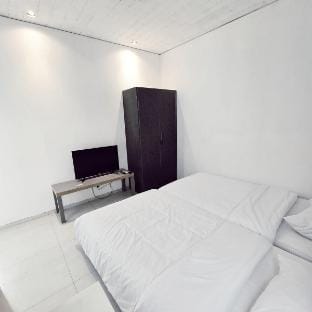 W2- Private Room and Bathroom - Mekar Sejahtera Vacation rental in Bandung