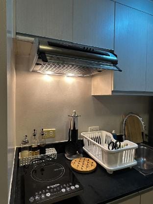 Abreeza Place Studio Unit w/ Kitchen | 50mbps WiFi Vacation rental in Davao City