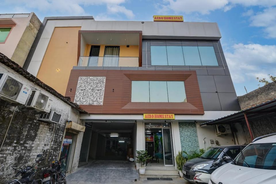 Hotel Aero Homestay near Delhi Airport Hotel in New Delhi