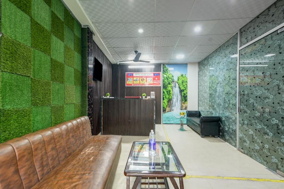 Hotel Aero Homestay near Delhi Airport Hotel in New Delhi