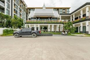 Stylish One-Bedroom Apartment in Ozone Condominium Vacation rental in Choeng Thale