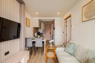 Stylish One-Bedroom Apartment in Ozone Condominium Vacation rental in Choeng Thale
