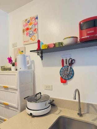 Mods Fur-tastic Place Apartment in Lapu-Lapu City