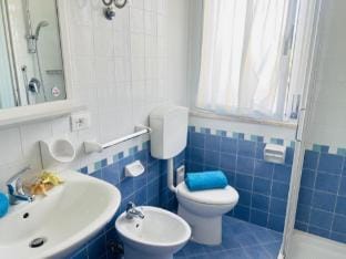 Luminous flat with balcony-Beahost Apartment in Bibione