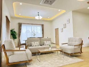 The 8 MaBella Pattaya Pool Villa Vacation rental in Pattaya City