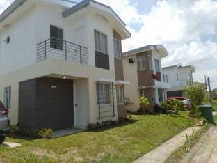Avida 3-Bedroom Vacation House with Pool Vacation rental in Bacolod