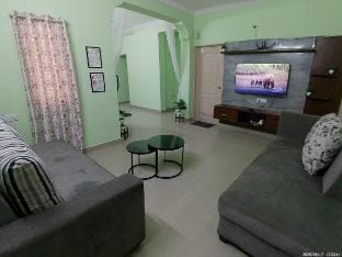 Full Furnished 2 BHK, Private Home, WiFi, TV WFH Vacation rental in Bengaluru