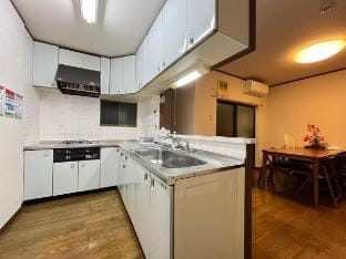 超大房源天下茶屋 三好吉房2-3F/Miyoshi Yoshifusa/直達機場・難波心齋橋商圈 Vacation rental in Osaka