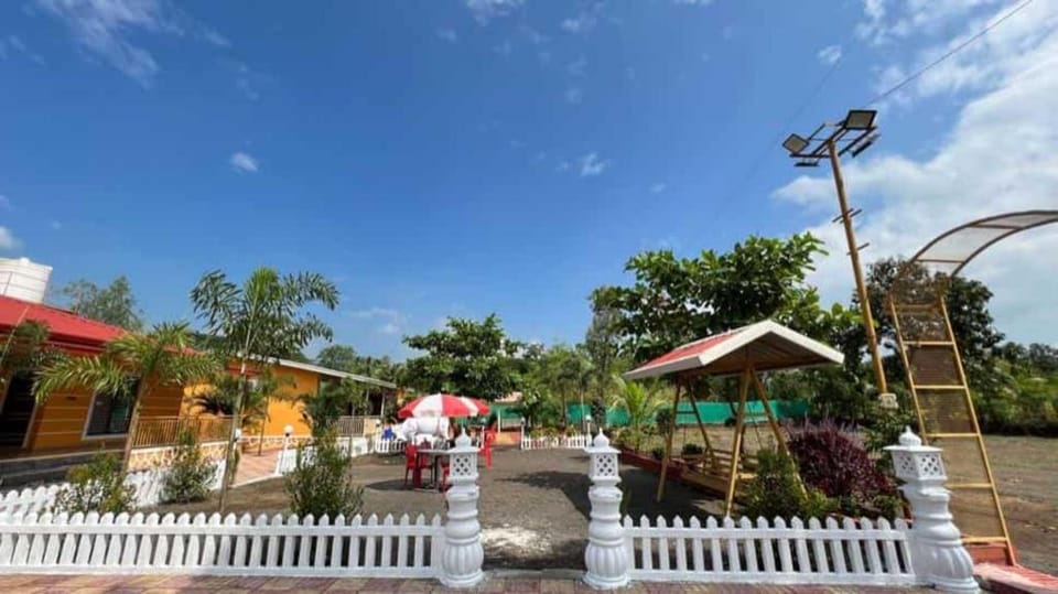 Green Leaf Resort 5 km from Karjat Railway Station Hotel in Maharashtra