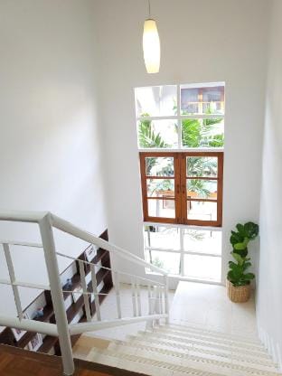 Poon House Nimman: Spacious Stay Near Attractions Vacation rental in Chiang Mai