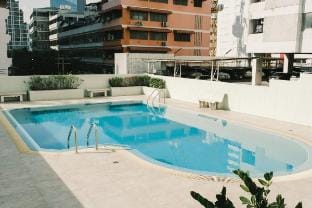 City Silom I King Bed I Sleep 3 I 2 Bedroom Apartment in Bangkok