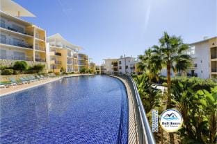 BnB Homes Eco Apartment with terrace and 2 pools Apartment in Guia