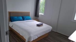 Three Double, 4 Single, 2 Sofa Bed, Suite 1 Apartment in Auckland