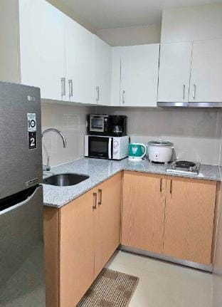 Greenbelt Gem: Your Stylish Retreat in Makati Vacation rental in Manila City