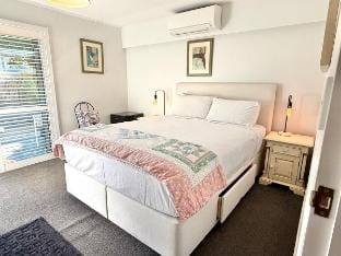 Akaroa Hideaway – Cosy Studio, walk to Village Vacation rental in Akaroa