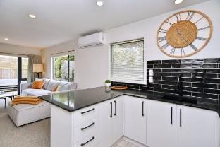 Urban Escape | Winter Specials + Prime Location Vacation rental in Christchurch