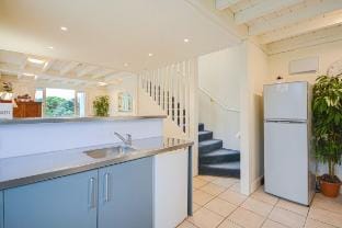 Bruce Waterfront Apartment 31 Vacation rental in Akaroa