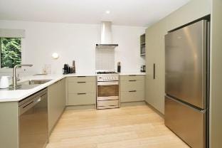 Early Escape- brand new with rural outlook Vacation rental in Hamilton
